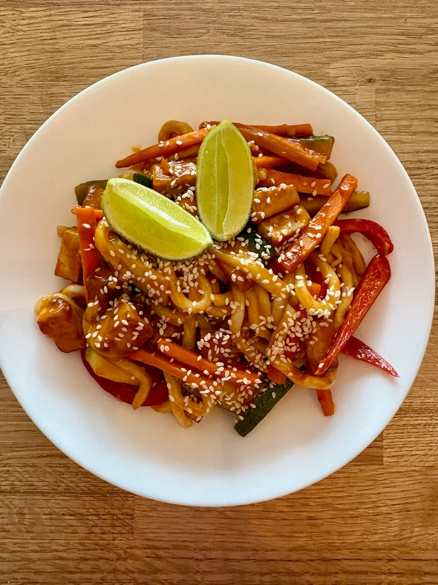 Udon w sosie orzechowym